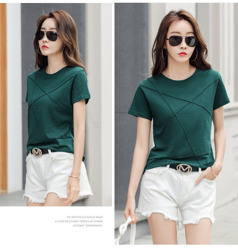 Camiseta Feminina, Manga Curta, com Detalhes em Nervura, Confortável e Casual. Atente para a Conversão de Numeração para o seu Físico;