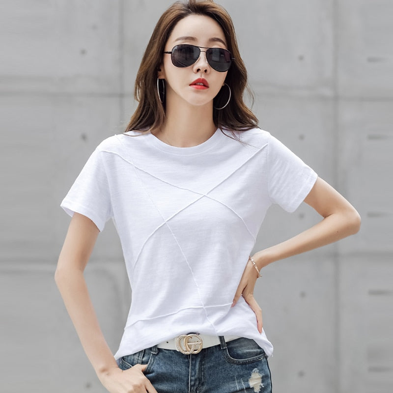 Camiseta Feminina, Manga Curta, com Detalhes em Nervura, Confortável e Casual. Atente para a Conversão de Numeração para o seu Físico;
