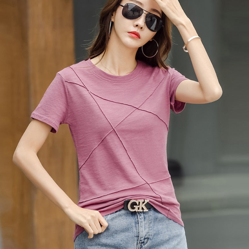 Camiseta Feminina, Manga Curta, com Detalhes em Nervura, Confortável e Casual. Atente para a Conversão de Numeração para o seu Físico;