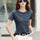 Camiseta Feminina, Manga Curta, com Detalhes em Nervura, Confortável e Casual. Atente para a Conversão de Numeração para o seu Físico;