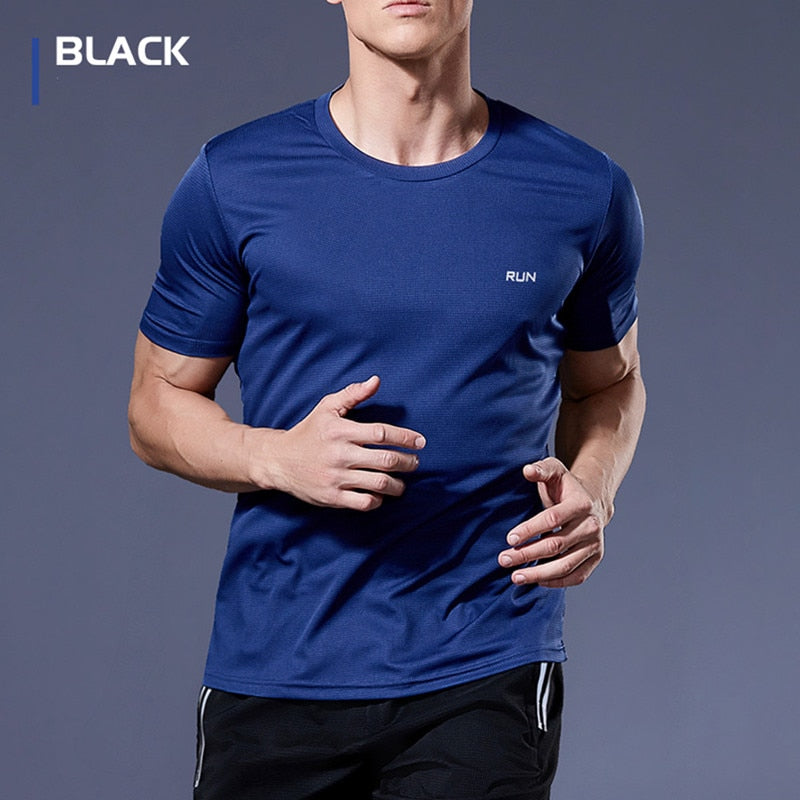 Camiseta Masculina de Treino, Com Secagem Rápida e Respirável. Atente para a Conversão da Numeração