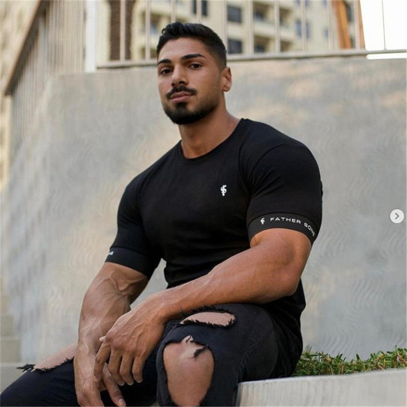 Camiseta Masculina Extremamente Confortável ao Corpo. Confira as dimensões de seu físico com a Tabela de Conversão.