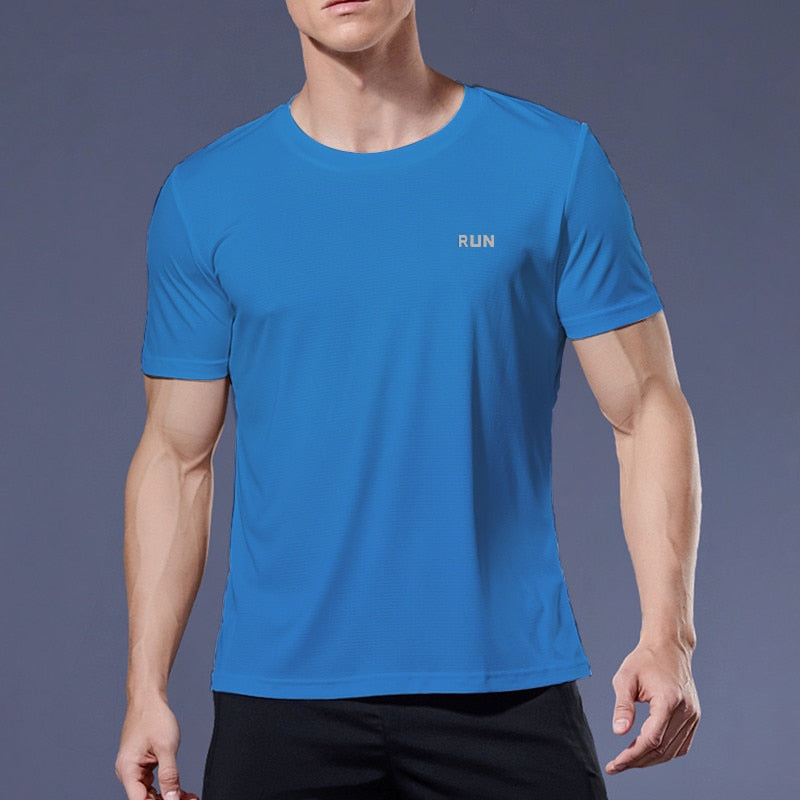 Camiseta Masculina de Treino, Com Secagem Rápida e Respirável. Atente para a Conversão da Numeração