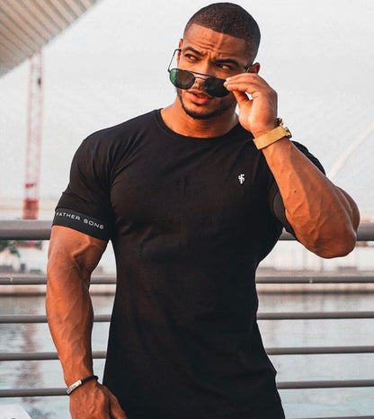 Camiseta Masculina Extremamente Confortável ao Corpo. Confira as dimensões de seu físico com a Tabela de Conversão.